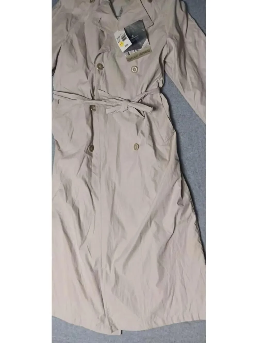 NWT! London Fog Jennifer Trench Coat $215 Womens Size 6 Biege Long Buttons...